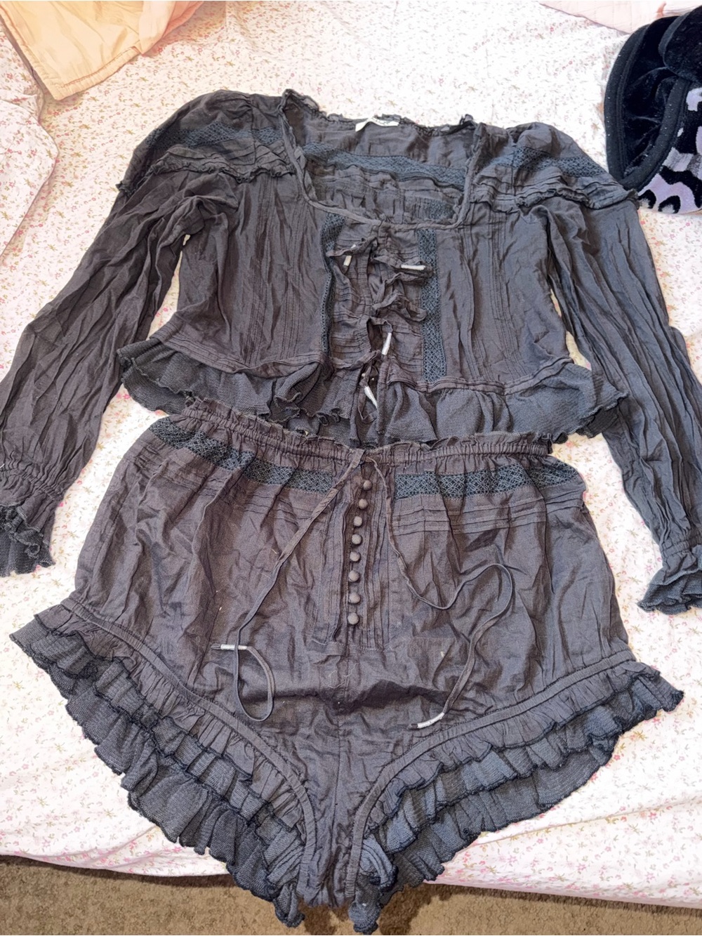 The cutest Free People two piece pajama set😍